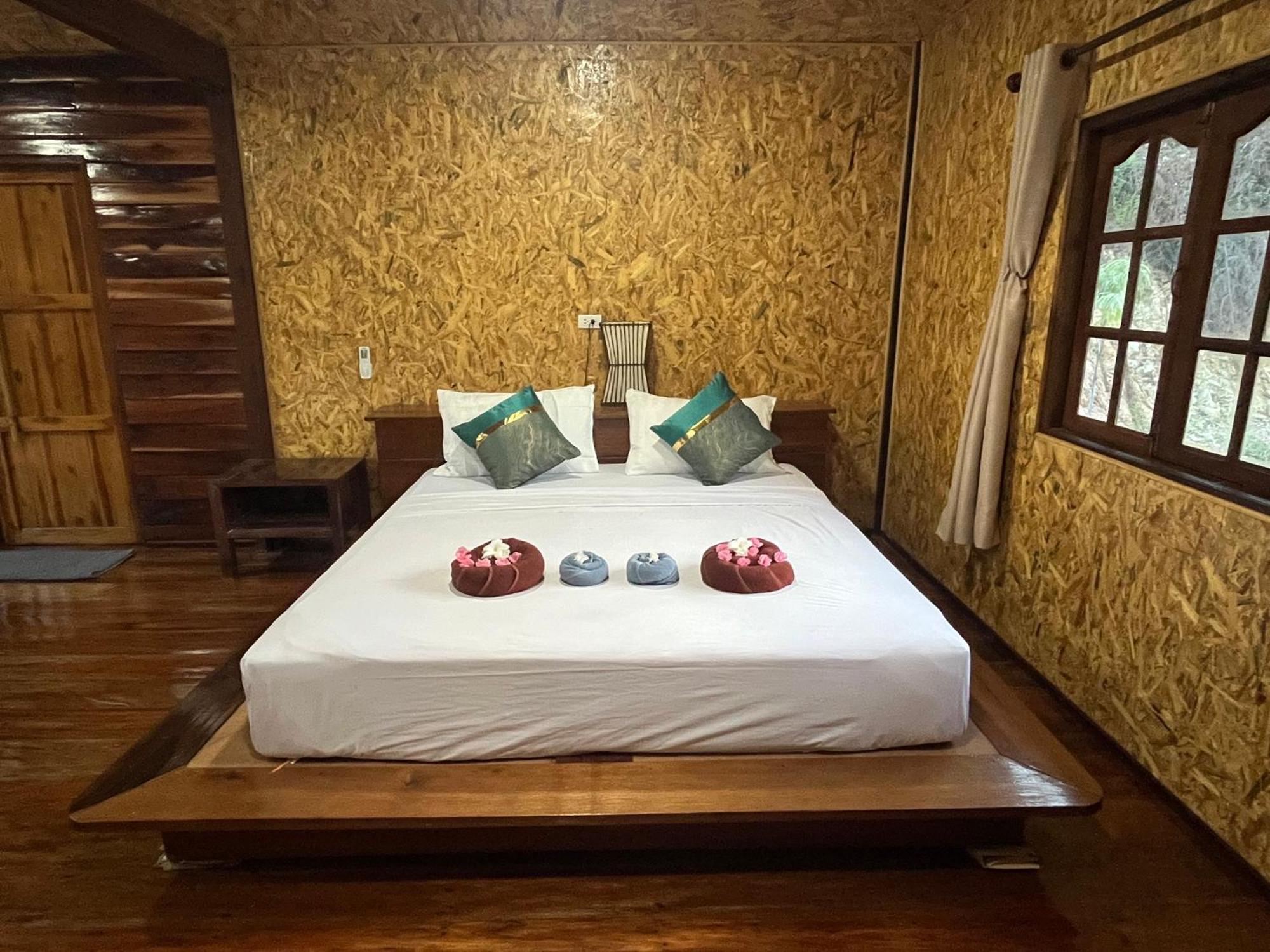 Koh Jum Home Stay Exteriör bild
