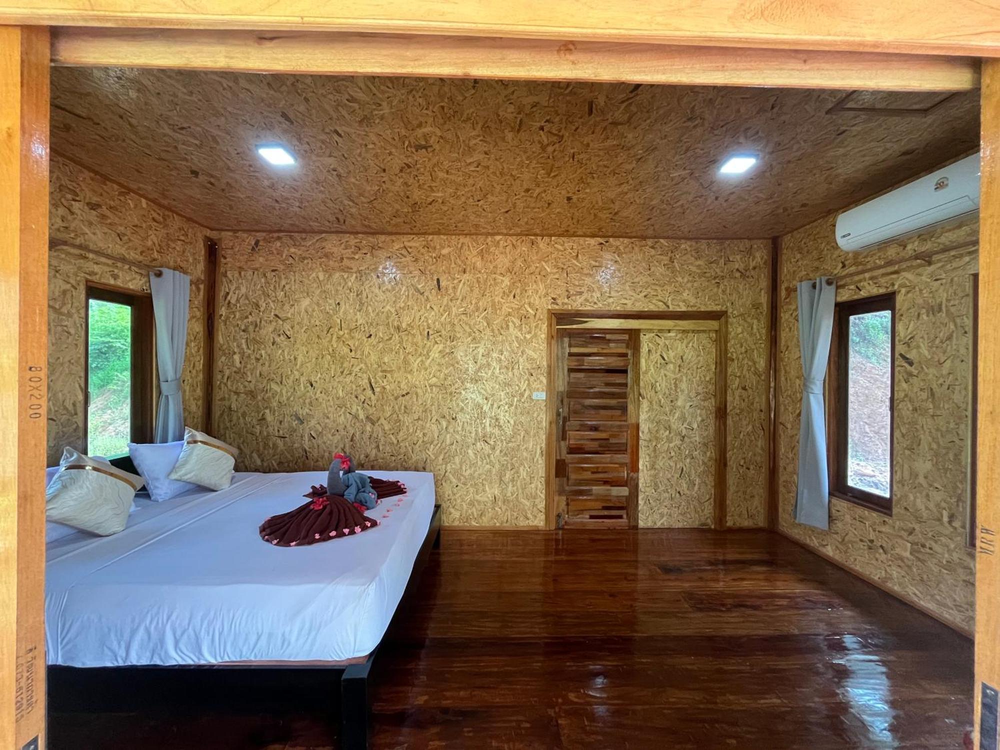 Koh Jum Home Stay Exteriör bild