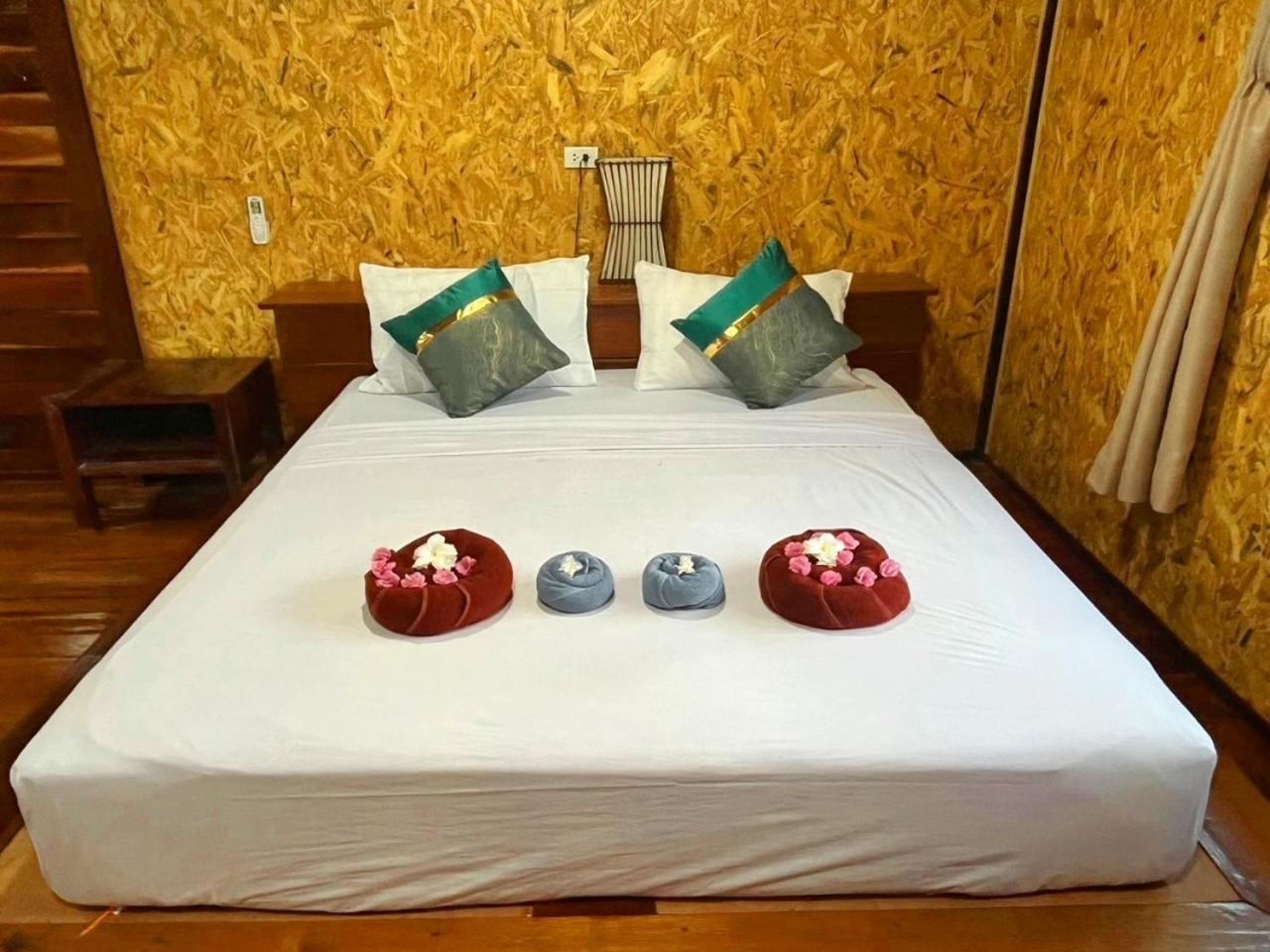 Koh Jum Home Stay Exteriör bild