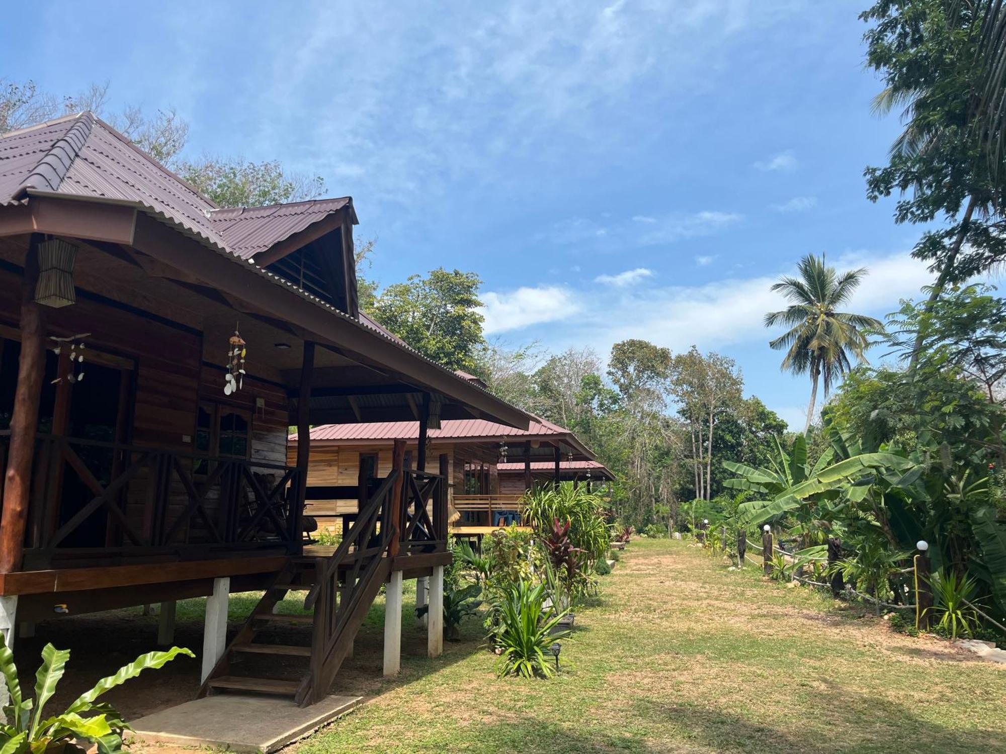 Koh Jum Home Stay Exteriör bild